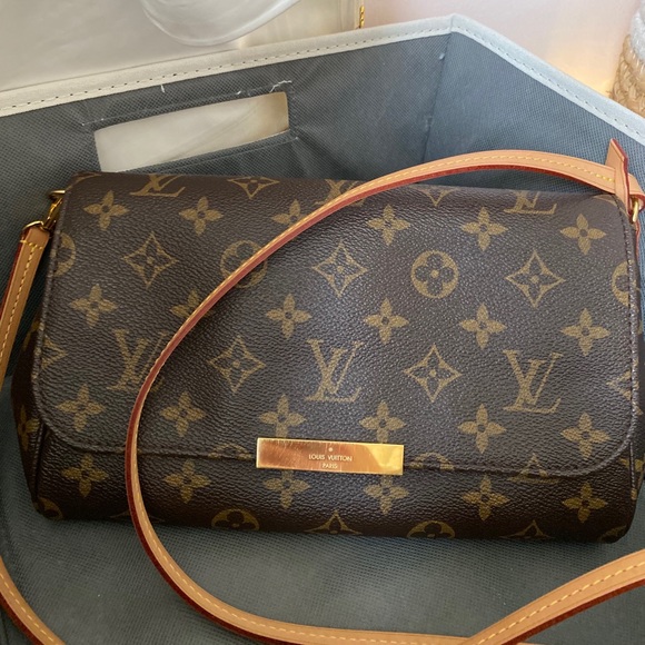 Louis Vuitton Favorite MM - Picture 10 of 10